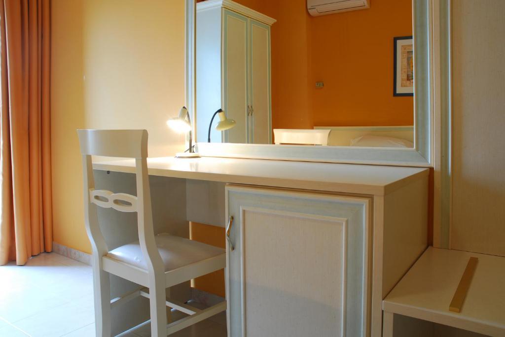 Hotel Michelangelo Teramo Kamer foto